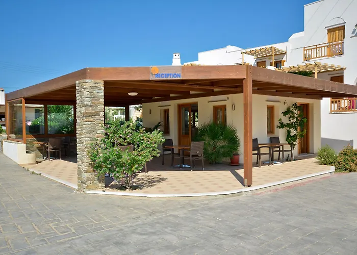 Birikos & 公寓式酒店 4*