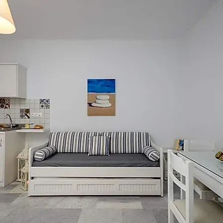 Hotel apartamentowy Birikos & 4*