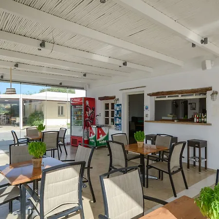 Birikos & Lejlighedshotel Agios Prokopios (Naxos)