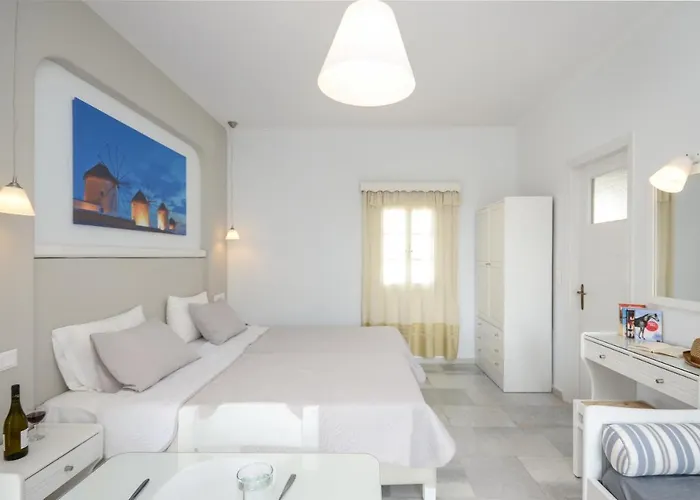 מלון דירות Birikos &