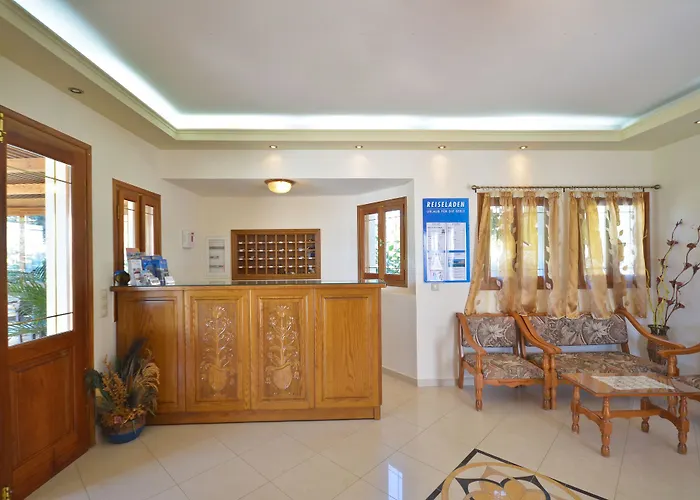 Birikos & מלון דירות