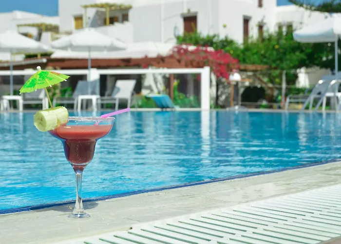 Birikos & מלון דירות